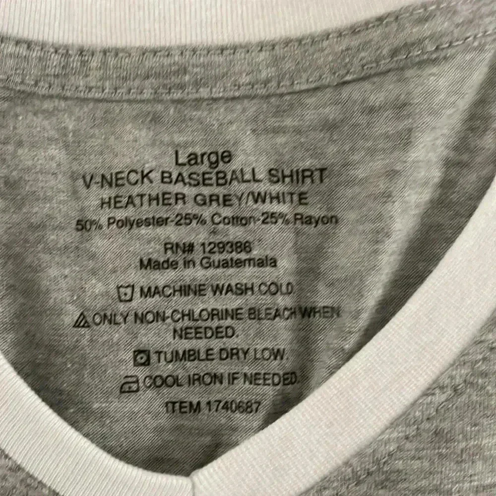 2/15 Yellowstone baseball tee Rip - Picture 4 of 6